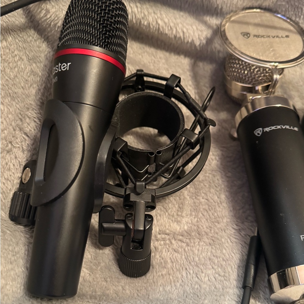 Microphone and audio interface bundle - Picture 2 of 6